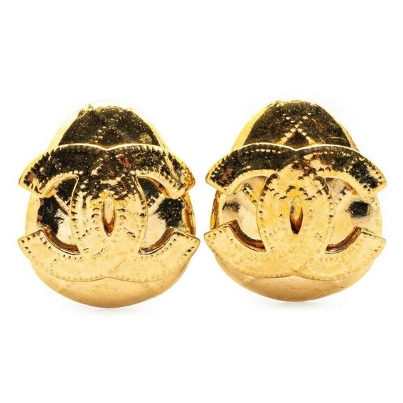 CHANEL CC Logos Quilted Teardrop Clip-On Earrings Gold Tone 94P Auth w/Box #8526 - Picture 1 of 4